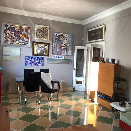 Casa en Bouzas con piscina y próxima a la playa *