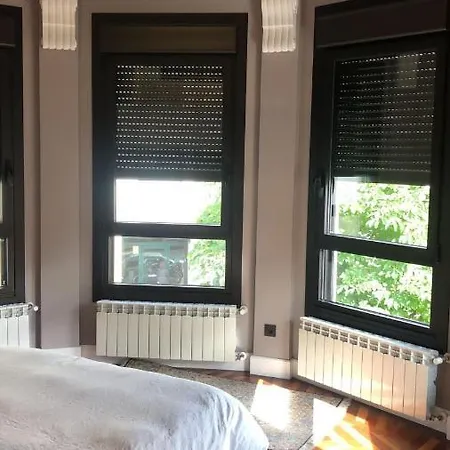 Casa en Bouzas con piscina y próxima a la playa Сasa de vacaciones *